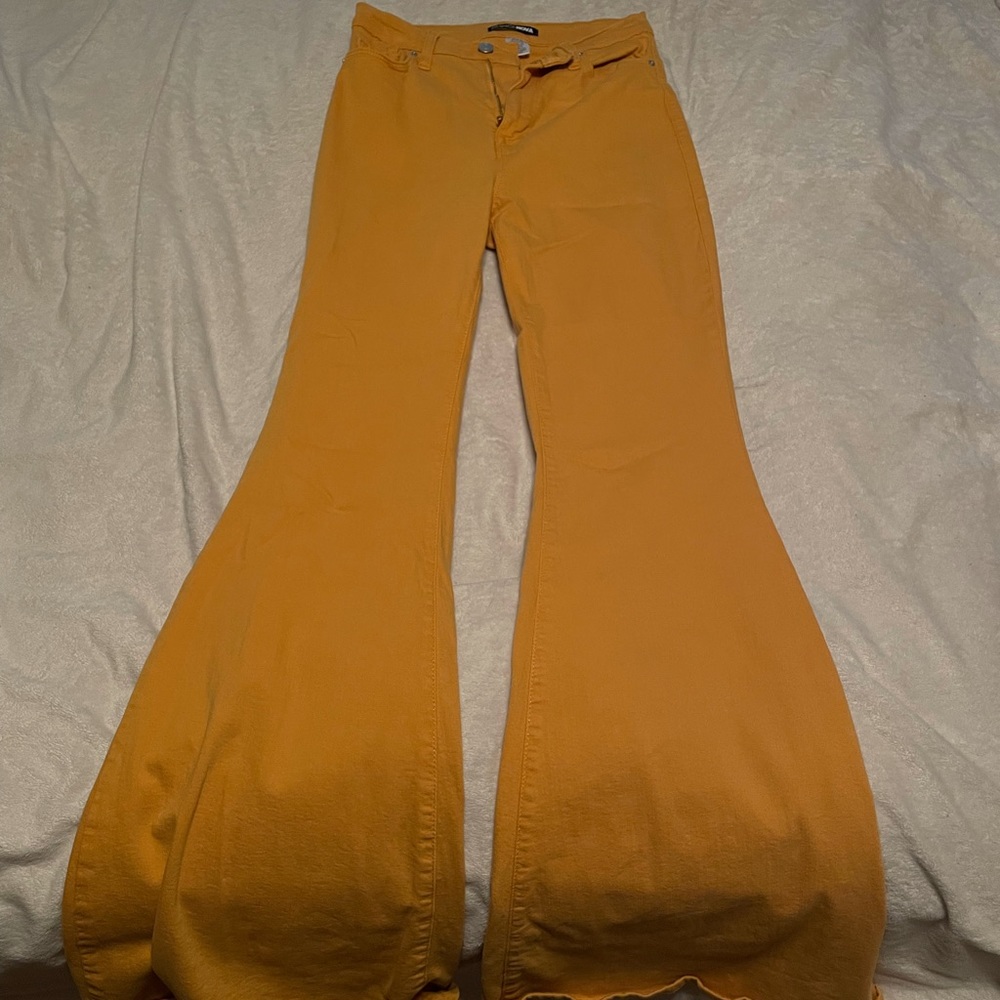 Fashion Nova yellow flared/bell bottom pants